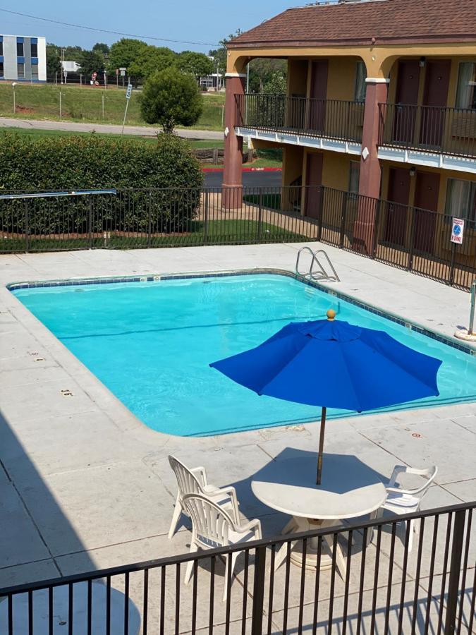 Super 8 By Wyndham Midwest City Ok Eksteriør bilde