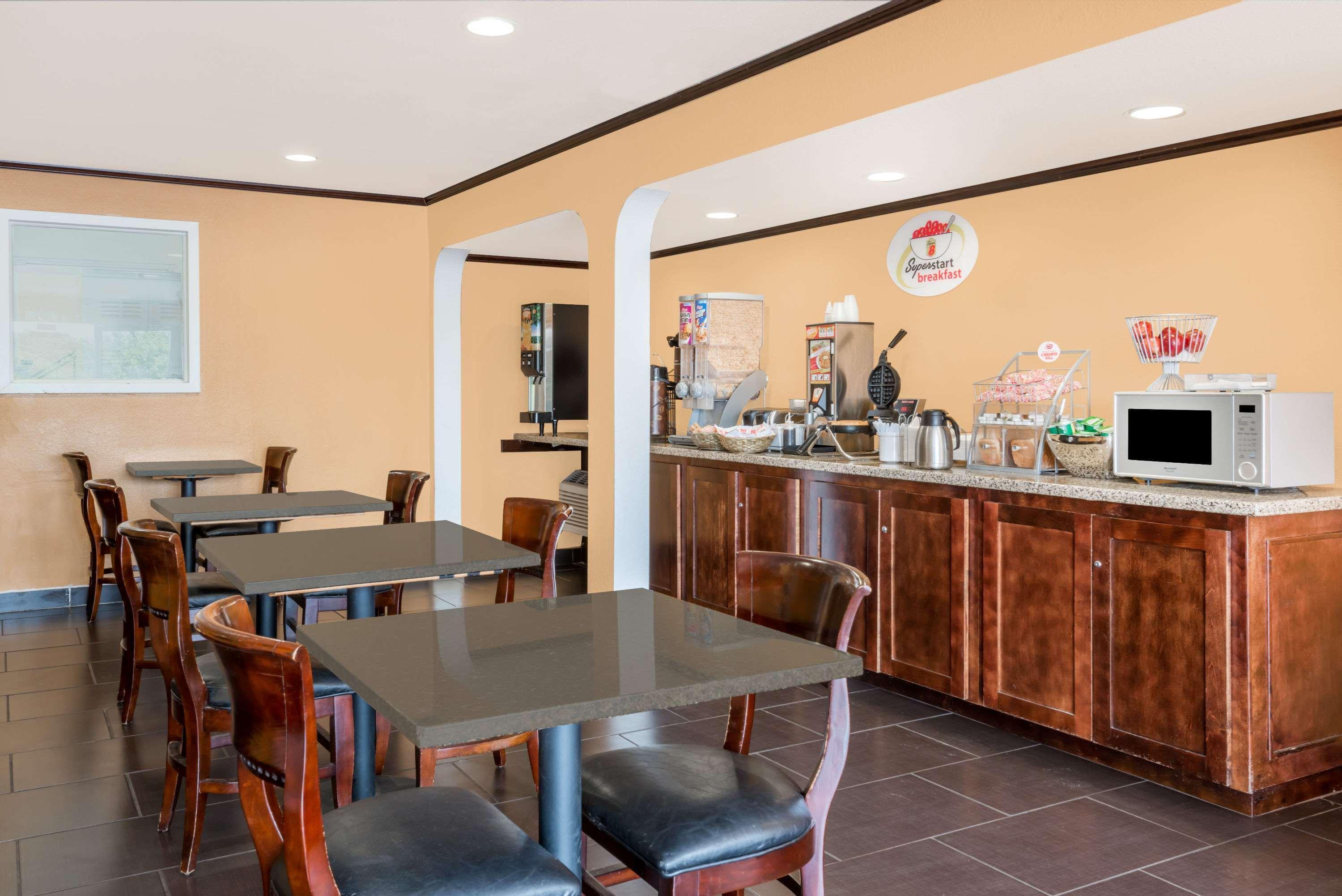 Super 8 By Wyndham Midwest City Ok Eksteriør bilde