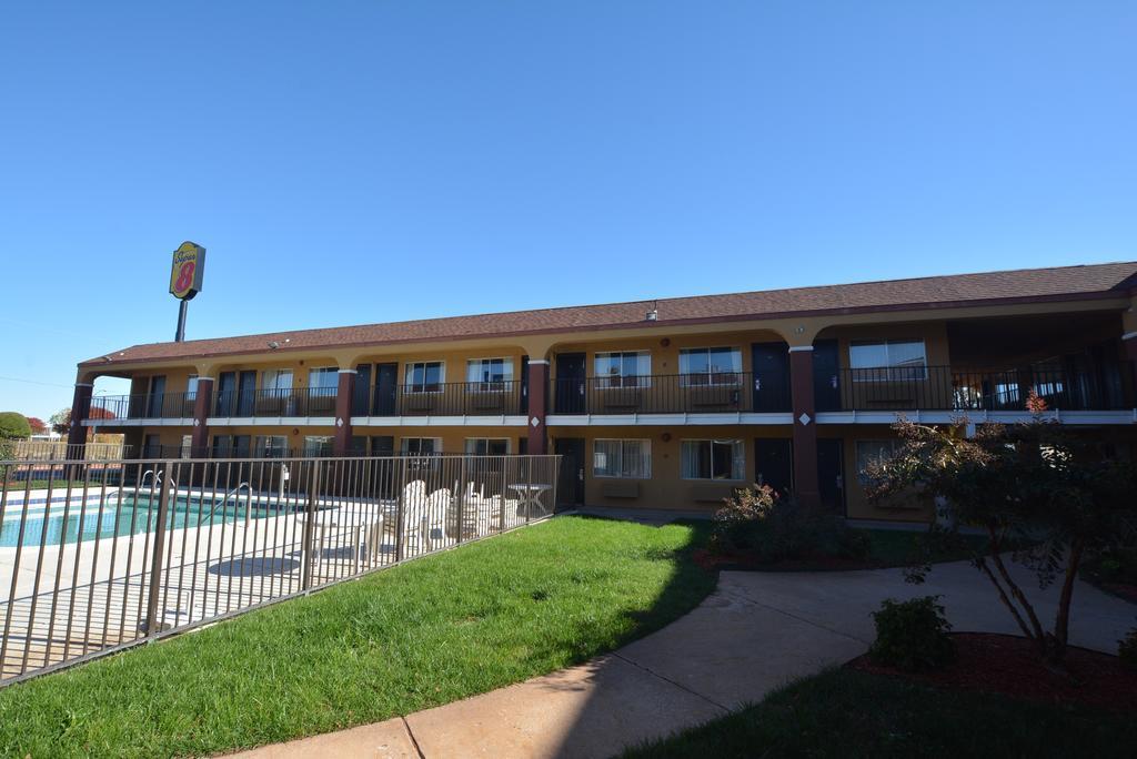 Super 8 By Wyndham Midwest City Ok Eksteriør bilde