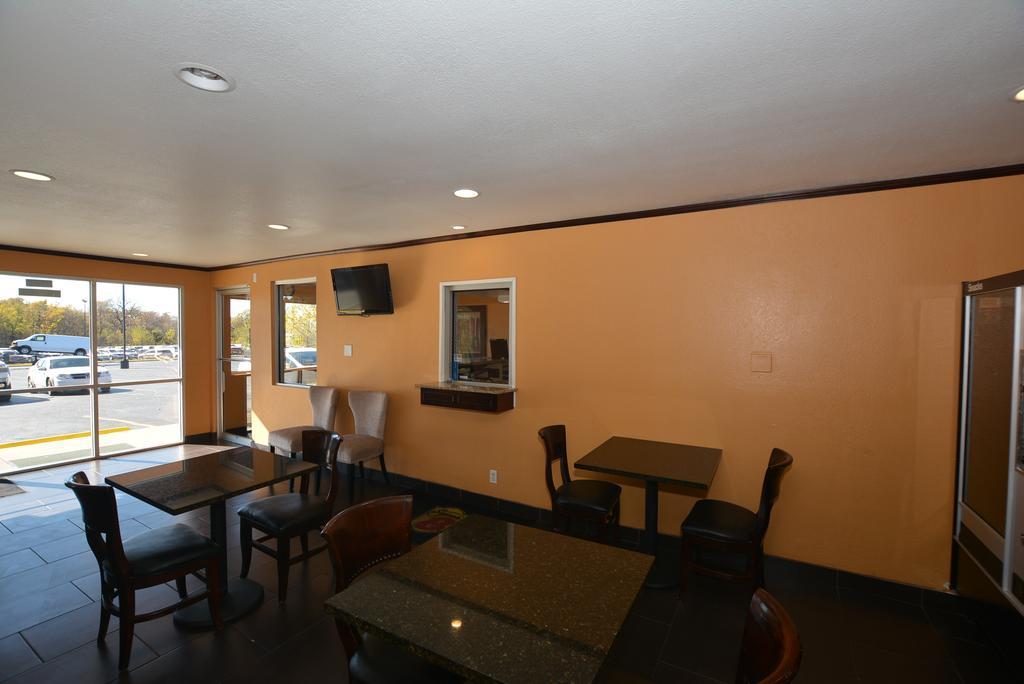 Super 8 By Wyndham Midwest City Ok Eksteriør bilde